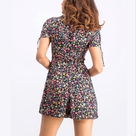 Bershka GIRL Short Sleeve Playsuit Allover Floral Print V Neck Romper - Picture 2 of 15